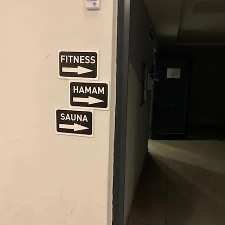 شقة جميله ضمن مجمع كامل الخدمات *