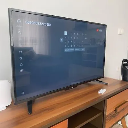 شقة جميله ضمن مجمع كامل الخدمات דירה *