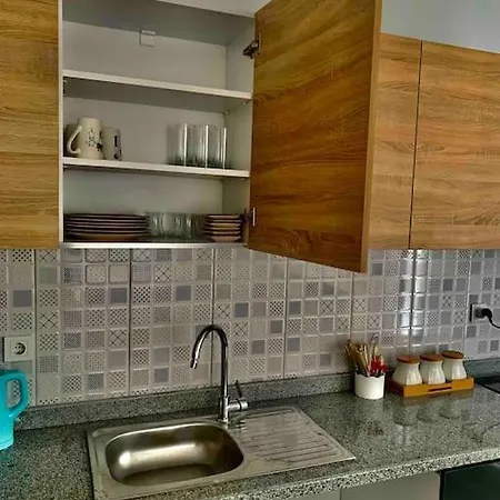 شقة جميله ضمن مجمع كامل الخدمات * איסטמבול